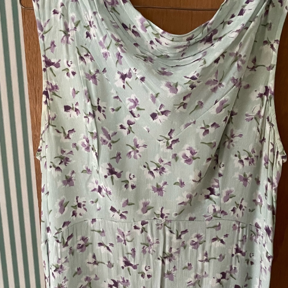 Dress - Picture 8 of 9